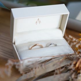 【THREE TREES(スリーツリーズ)の口コミ】 世界に一つしかない手作り指輪の製作ができるところ。
また、お店の雰囲気…