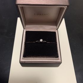 【アイプリモ(I-PRIMO)の口コミ】 私は指が太く短いのがコンプレックスなので、指が細く見える形状のリング…