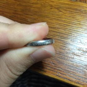 【ティファニー(Tiffany & Co.)の口コミ】 毎日つけるので、ダイヤがついていないものを探していました。全体に筆記…