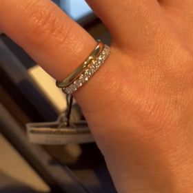 【エクセルコダイヤモンド(EXELCO DIAMOND)の口コミ】 ダイヤの質がよく、七色に輝くのは初めて見て驚きました。普段からジュエ…