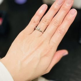 【TRECENTI(トレセンテ)の口コミ】 結婚指輪としてペアでの販売でしたが、婚約指輪として単体で購入しました…