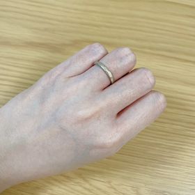 【BRILLIANCE+(ブリリアンスプラス)の口コミ】 ヴィンテージっぽいデザイン・色味を探していたところ、こちらの指輪にた…