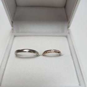 【JKPLANET(JKプラネット)の口コミ】 単色ではなく２色使いで、彼のマットが良い。という意見と私のピンクゴー…