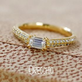 ＜siena～シエナ＞SE-1107　敷き詰められたメレダイヤの輝きがエレガントな婚約指輪