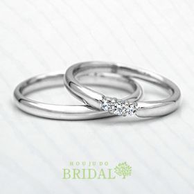 【宝寿堂】細アームに3つ並んだメレがフェミニン《KM25/HD2334》