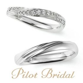 高純度プラチナ999を使用し美しいウェーブデザイン【パイロットブライダル】