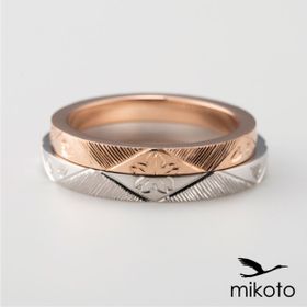 【22TE-040】満開の桜と花吹雪を職人が指輪に彫り入れた和彫りの結婚指輪