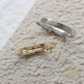 【二人の想いが詰まった手作り結婚指輪】プラチナ/K18イエローゴールド・槌目型・鏡面仕上げ