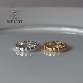 不規則な上下の動きがある年齢問わず着けられる愛らしい一本【オーダー結婚指輪】Sphere