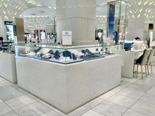 Over Excellent(オーバーエクセレント)日本橋三越本店