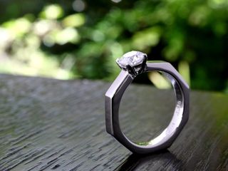 Yellow Gold 3mm Olive Leaf and Milled Edge Engr