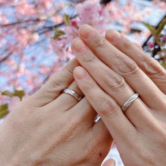 【CHARMY(チャーミー)】の口コミ 婚約指輪がブリリアントカットをベースに210面体になっており、輝きが全...