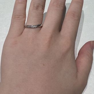 【MILK&Strawberry(ミルクアンドストロベリー)】の口コミ 婚約指輪として考えていました。ピンクダイヤつきで、かつ、まっすぐではな...