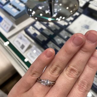 【BLOOM(ブルーム)】の口コミ ディズニープリンセスをイメージして作られたもので、両脇にピンクのストー...