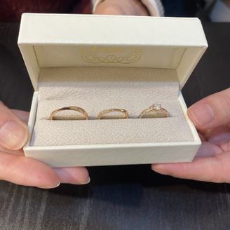 【Preuve(プルーヴ)】の口コミ 妻がピンクゴールドが好きなので素材を18Kにしました。婚約指輪もピンク...