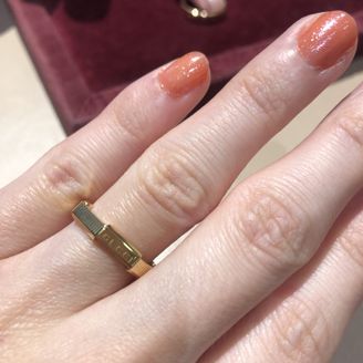 【グッチ(GUCCI)】の口コミ 他の人とかぶらない指輪を探していました。
この指輪は細いタイプと太いタ...