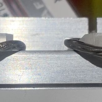 【AFFLUX(アフラックス)】の口コミ お店で1番人気の商品を見せてもらいました。
ダイヤの部分を触るとツルッ...