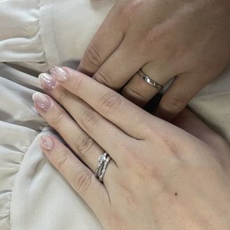 【PILOT BRIDAL(パイロットブライダル)】の口コミ 婚約指輪を検討する際に店員さんの対応がとても丁寧だったので、結婚指輪も...