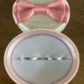 【insembre(インセンブレ)】の口コミ シンプルで艶消しタイプの指輪ですが、とても上品な輝きがあるので、大きい...