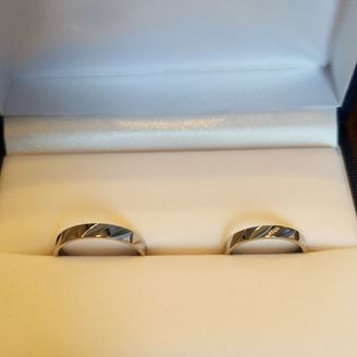 【Ptau(ピトー)】の口コミ 結婚指輪が歪んだり傷ついたりするという話を聞いて、丈夫な指輪を探してま...