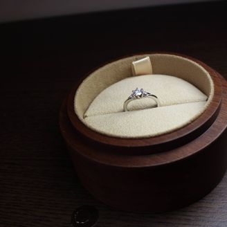 【William-LennyDiamond(ウィリアム・レニー・ダイヤモンド)】の口コミ 色んなデザインで迷っていたら、スタッフさんが
「彼女に着けてもらいたい...