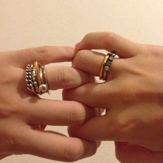 【アッシュペーフランス(H.P.FRANCE)】の口コミ 定番の婚約指輪のように大きめのダイヤモンドがついていると普段使いできな...