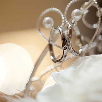 【LUZIR(ルジール)】の口コミ 指が長く見えるカーブしたデザインと上品に並んだダイヤモンドが決め手です...