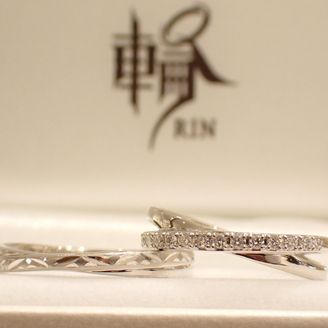 【輪-RIN-】の口コミ 2人でこの指輪に惹かれたのがこの指輪の決め手です！
10種類は見たので...