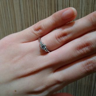 【la ape(ラ・アーペ)】の口コミ ダイヤでプロポーズをして頂いたので、後日デザインを決めにいきました。シ...