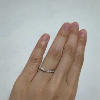 【Uyeda Jeweller(ウエダジュエラー)】の口コミ もともとハーフエタニティ希望でしたが、シンプル過ぎない物が良いと思って...