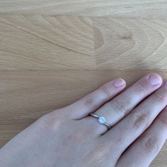 【William-LennyDiamond(ウィリアム・レニー・ダイヤモンド)】の口コミ カーブがかかっているリングが良くて、その中でも細すぎず太すぎないものを...