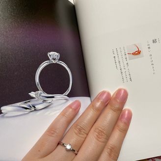 【俄(にわか)】の口コミ 俄というブランドの「結」という婚約指輪に決めました。
シンプルながら、...