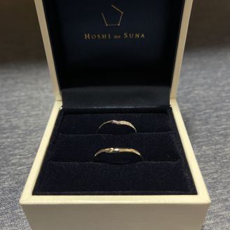 【HOSHI no SUNA 星の砂(ほしのすな)】の口コミ シンプルなデザインですがワンポイントもあり、一目惚れしました。結婚指輪...