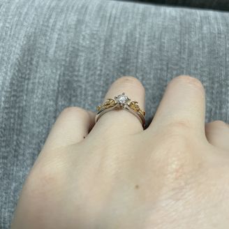 【U-treasure(ユートレジャー)】の口コミ プロポーズ前に私がいないところで夫が買ってくれたものなので、実際の決め...