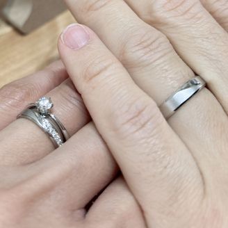 【CHARMY(チャーミー)】の口コミ デザインがシンプルでつけやすいこと。
いろいろな種類から選べる。
婚約...