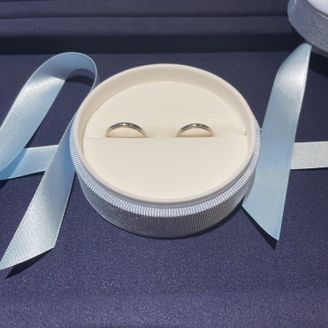 【【閉業】フラー・ジャコー(FURRER-JACOT)】の口コミ ミル打ちがこまかく、きれいに打たれているシンプルなデザインがとても気に...