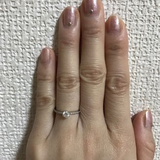 【Orefice(オレフィーチェ)】の口コミ 他店でも同様のデザインの指輪を見ていましたが、こちらの指輪はセンターダ...