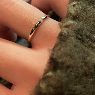 【ete(エテ)】の口コミ 指輪のデザインがシンプル、
中心にダイヤがついていてかわいい。
価格が...