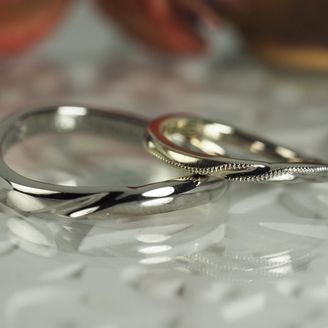 【AUROA(アウロア)】の口コミ 一生つける物なので、周りと被ることもなくシンプルかつ飽きのこないデザイ...