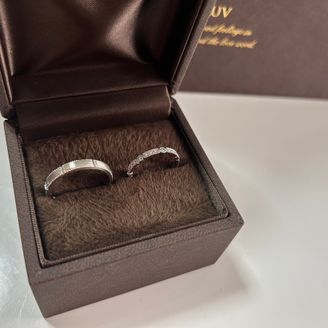 【CHER LUV(シェールラブ)】の口コミ やはりデザインで決めました。
私は他とあまり被らないユニークな結婚指輪...