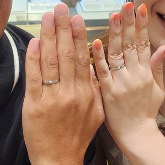 【PILOT BRIDAL(パイロットブライダル)】の口コミ なによりもデザインが気に入りました。
ありそうでない感じが素敵で一目惚...