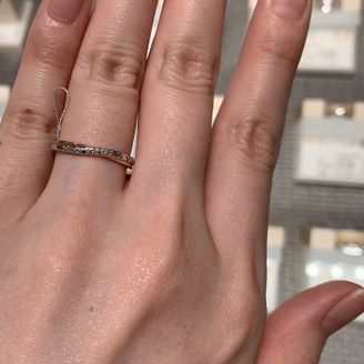 【琉球】の口コミ 細身で流れるようなデザインがとても印象的だった。指が長く細く見えるので...