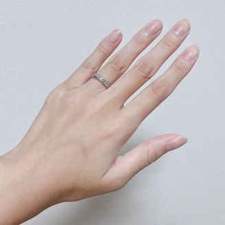 【SWEET BLUE DIAMOND(スウィートブルーダイヤモンド)】の口コミ 家計の都合で高い指輪は買えないですが、他の人とあまりデザインが被りたく...