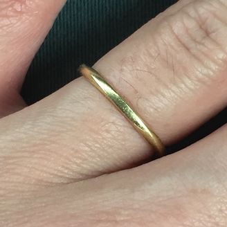 【hum(ハム)】の口コミ シンプルなデザインの中にもブランドのこだわりを感じ、グリーンゴールドと...