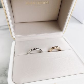 【ブシュロン(BOUCHERON)】の口コミ ダイヤ無しでもキラキラしているところに惹かれました。少し厚みがあるので...