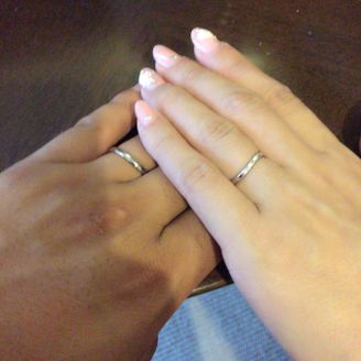 【FRAU KOBE JAPAN(フラウ コウベ ジャパン)】の口コミ 女性のダイヤの色をかえれるの魅力的で、真ん中にアクセントでピンクをいれ...