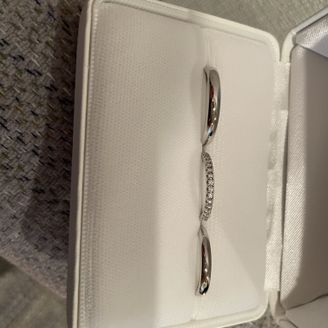 【IZURU】の口コミ とにかくシンプルで年齢を重ねても飽きない後悔しない指輪を探していました...