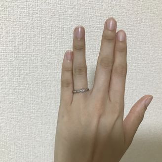 【Mariage ent(マリアージュエント)】の口コミ たくさんのブランドが揃っている中で順番に指輪を見せていただきました。ゴ...