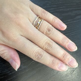 【LORENOVEL(ロアノベル)】の口コミ シンプルなピンクゴールドの指輪だったので、惹き付けれて、少し他のと悩ん...