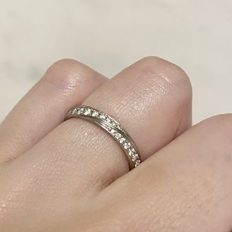 【PILOT BRIDAL(パイロットブライダル)】の口コミ 商品名はブライトです。写真よりダイヤが光ります。
丈夫な指輪を探し、長...